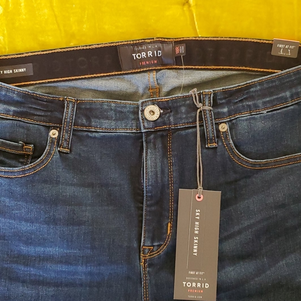 Torrid 18R Sky High Skinny Jeans